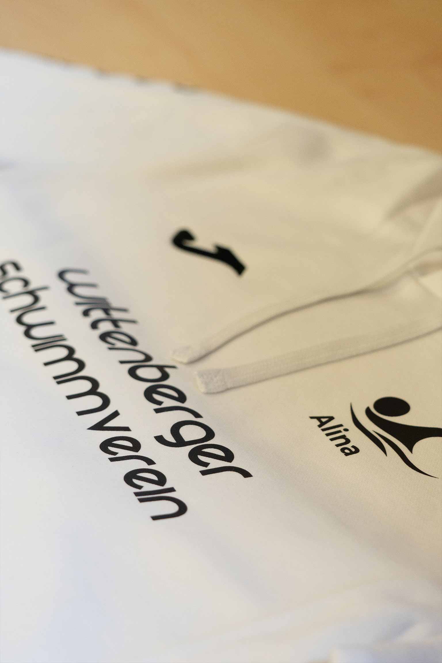 Bedruckter Vereins Hoodie mit Logo und individuellem Namen